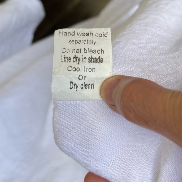 Valentina Naldi 100% Linen White Eyelet Crochet Sleeve Sharkbite Hem Top Sz 1X - Picture 11 of 14